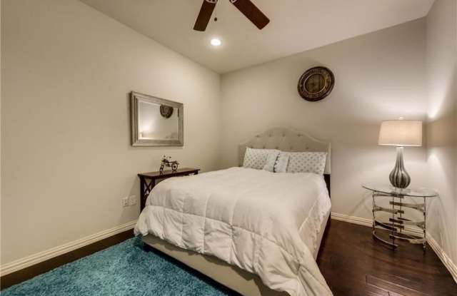 6477 Naples Drive Gallery 2