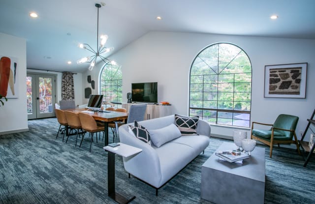 Woodcliffe Apartment Homes Gallery 3