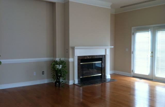 201 Creekway Crossing Gallery 4