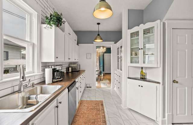 1218 West Grace Avenue photos photos