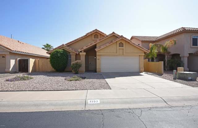 1953 E ROCKWOOD Drive Gallery 2