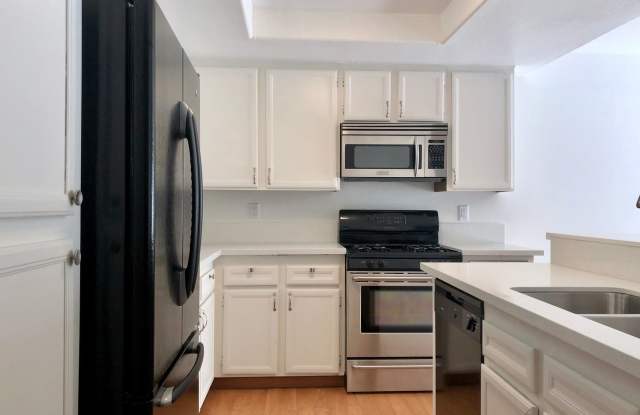 325 North Melrose Drive #A Gallery 2