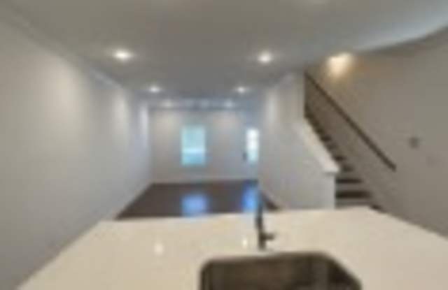 640 Cottage Grove Gallery 3