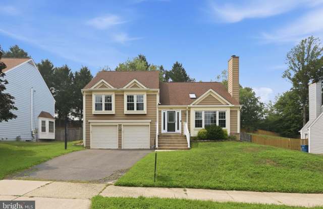 Welcome to 7690 Green Garland! Nestled in the desirable Afton Glen community of Springfield, this beautifully maintained 3-bedroom, 2.5-bath home offers the perfect blend of comfort, style, and convenience. Gallery 1