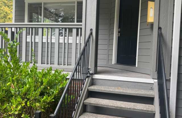 Issaquah Klahanie Townhouse Gallery 1
