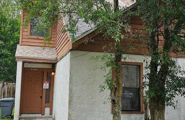 7655 Melissa Ct N - 7655 Melissa Court North, Jacksonville, FL 32210