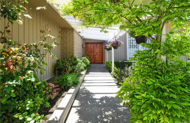 28419 Hazelridge Drive Gallery 4
