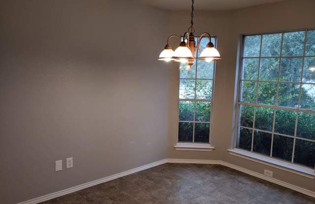 1610 Mentone Gallery 3