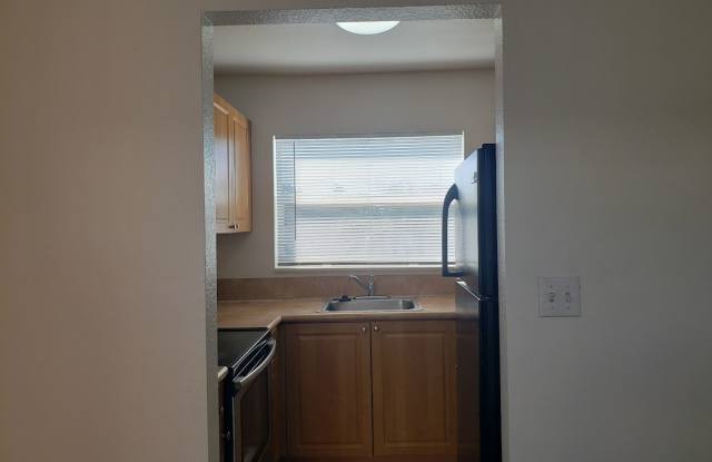 482-PictureSix photos photos