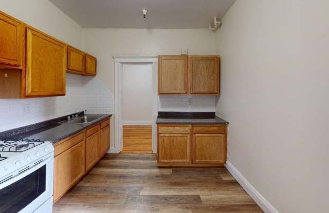Charming 2 Bedroom-No Broker Fee Gallery 1