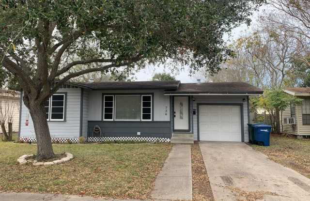 726 Sheridan - 2/Bed 1/Bath - $1450/month photos photos