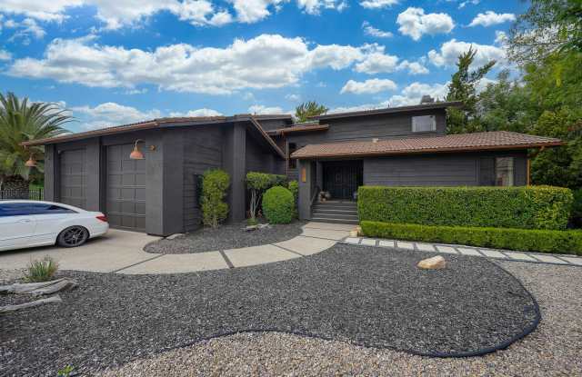 Stunning Executive Style home on 18th hole of San Vicente Golf Course Gallery 4