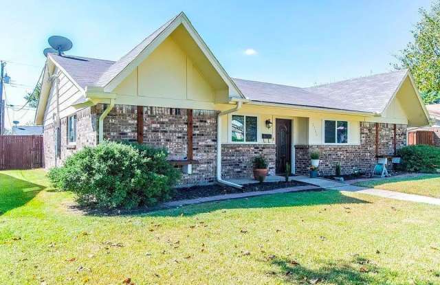 2756 Hollandale Lane - 2756 Hollandale Lane, Farmers Branch, TX 75234