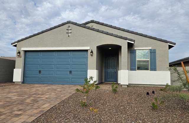 Military Jets Fly Over this 4BR House in Litchfield Park photos photos