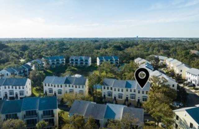 1635 42nd Square unit: 104 photos photos
