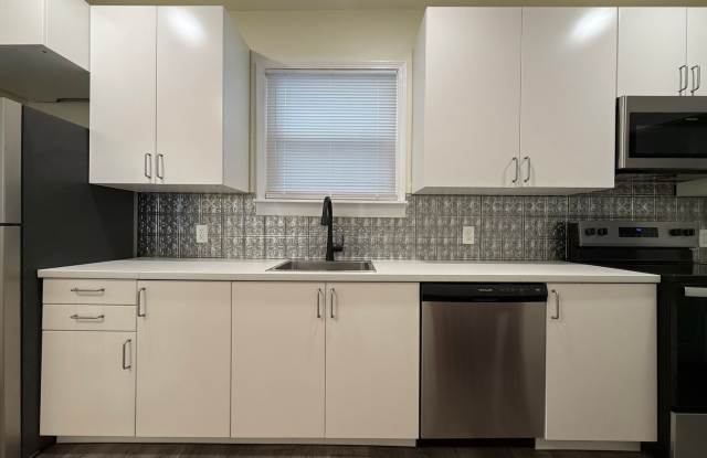Now showing updated 3BR 1.5 bath house with parking! - 108 Linnview Avenue, Pittsburgh, PA 15210
