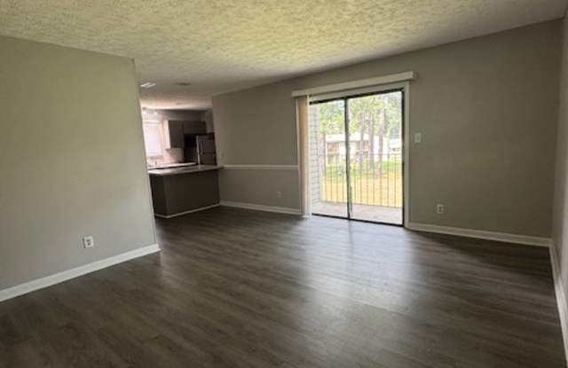 927 Applewood Lane - 1 Gallery 2