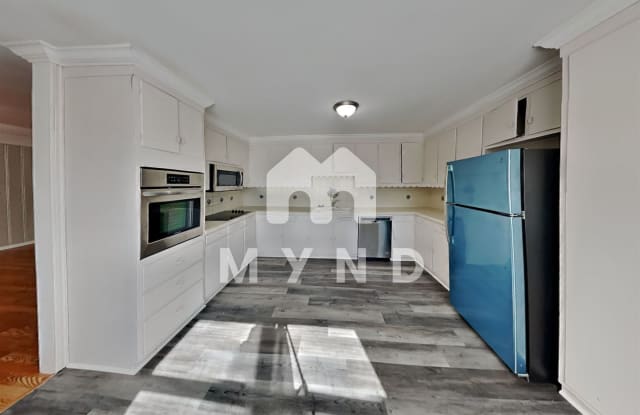 2816 Rose Arbor Cir - 2816 Rose Arbor Circle, Fultondale, AL 35217