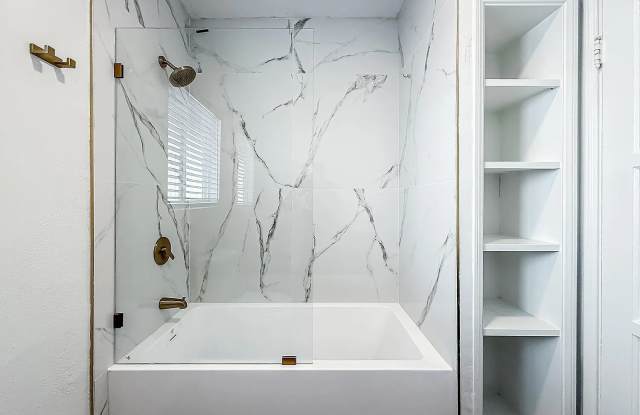 2431 Gramercy Ave photos photos