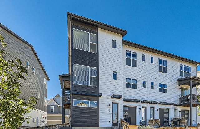 3 Bedroom, 4 Bath Townhome in Broomfield - 2092 Alcott Way, Broomfield, CO 80023