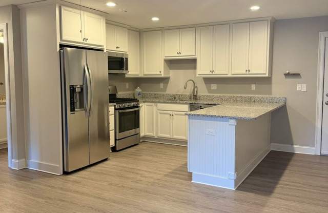 Bright, Spacious 2 bedroom condo in prime Tewksbury MA location photos photos