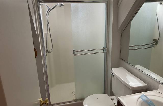 *LONG TERM RENTAL* Gallery 3
