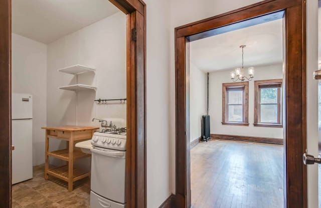 225 Place Apartments Gallery 2