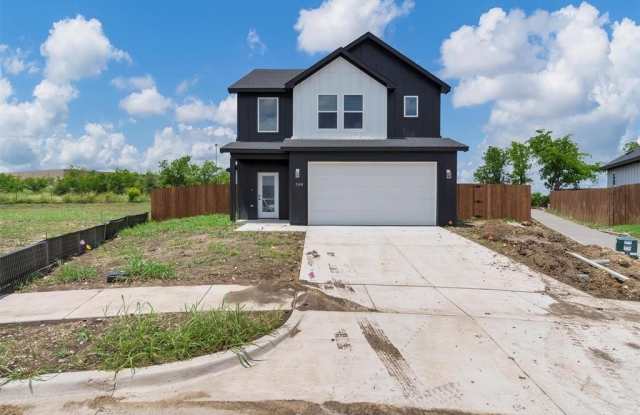 588 Highview Court - 588 Highview Court, Johnson County, TX 76044