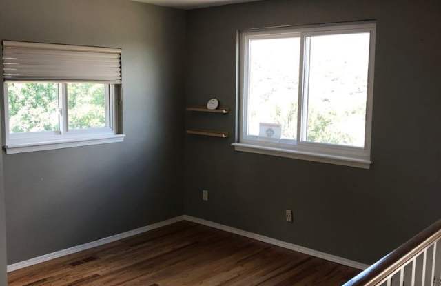 338 Sutherland Pl Gallery 4