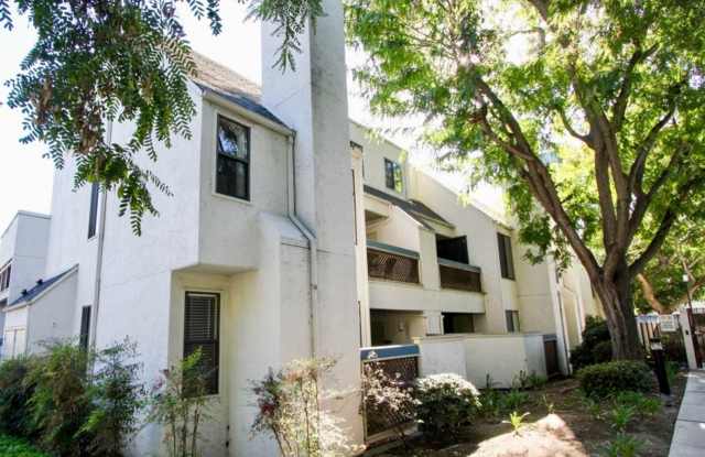 Stunning 2 bedroom/ 2 bath Condo in Creekwood at River Run in Mission Valley photos photos