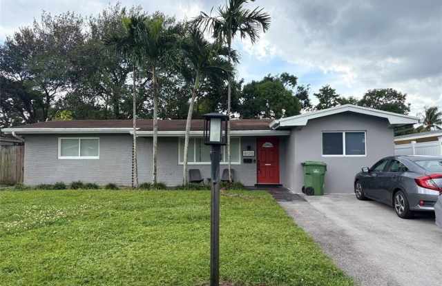 8130 NW 13th St photos photos