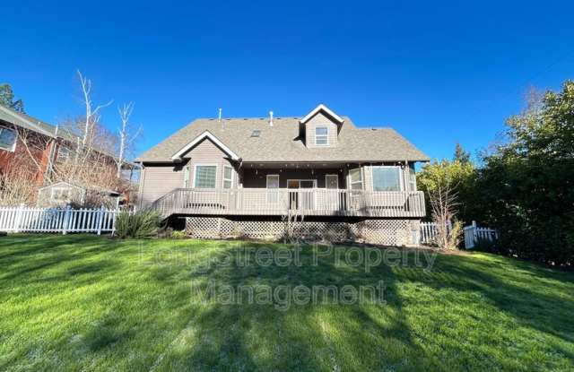 852 Marilyn Dr photos photos