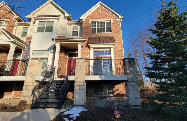 1550 Lakeridge Court - 1550 Lake Ridge Court, Mundelein, IL 60060