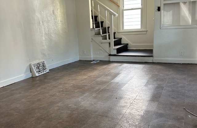 $300 Off Your First Month’s Rent - ENDS 11/1/26 Gallery 3