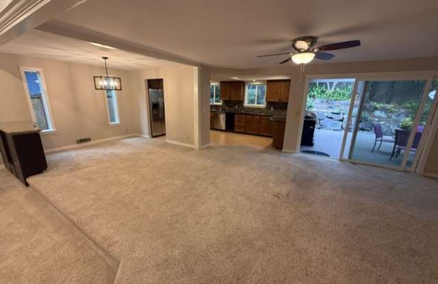 3 BED, 2 BATH BOTHELL HOUSE FOR RENT; AVAILABLE NOW! Gallery 1