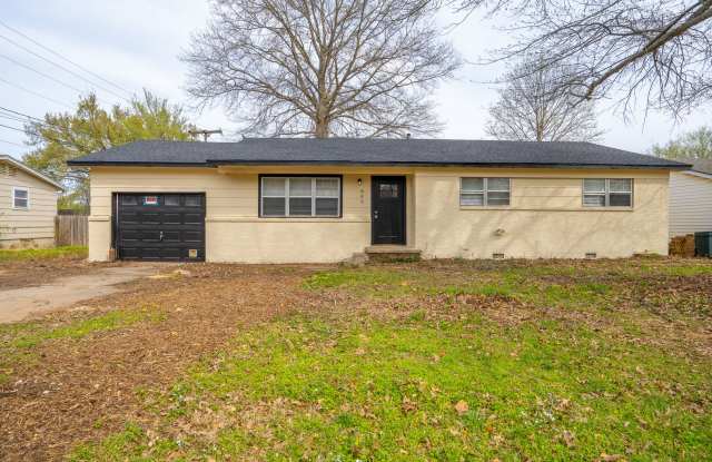 Newly Updated 3 Bedroom 2 Bathroom Home! - 646 Sunset Drive, Claremore, OK 74017