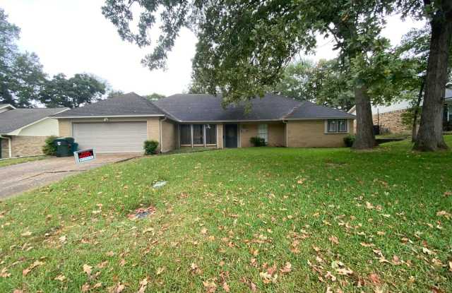 4618 Dundee Drive Gallery 1