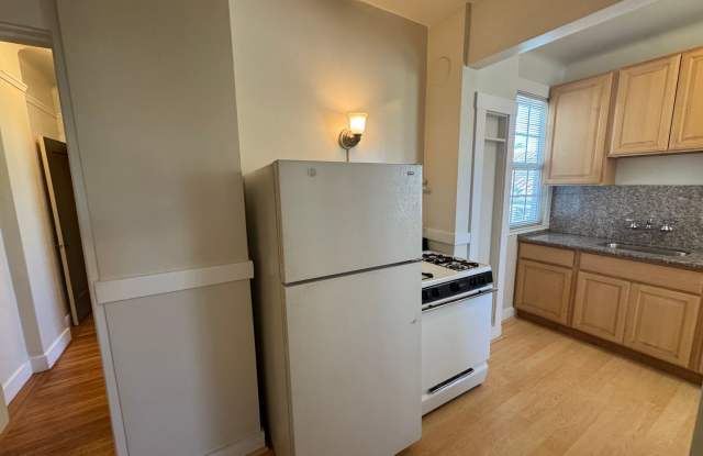 Large 1 Bedroom/1 Bath - Quiet Neighborhood Available Now! - 2417 Virginia Street, Berkeley, CA 94709 Large 1 Bedroom/1 Bath - Quiet Neighborhood Available Now! - 2417 Virginia Street, Berkeley, CA 94709
