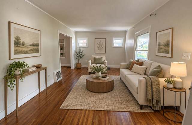 990 Emma Avenue – 5-Bedroom Home with Porch and Off-Street Parking Gallery 3