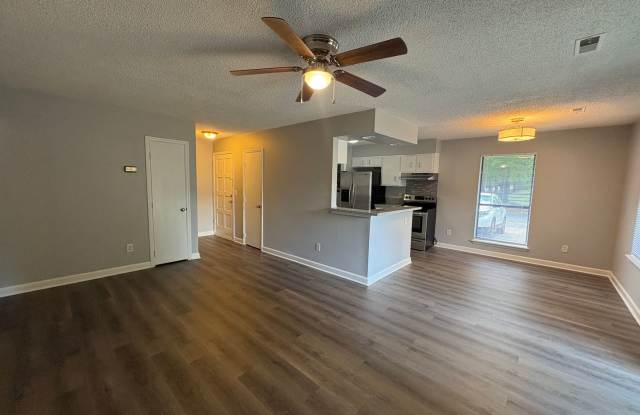 Updated 2 Bedroom Duplex in Windsor Park! photos photos Updated 2 Bedroom Duplex in Windsor Park! photos photos