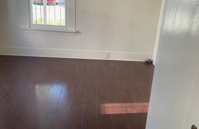 130 Moneta Gallery 4
