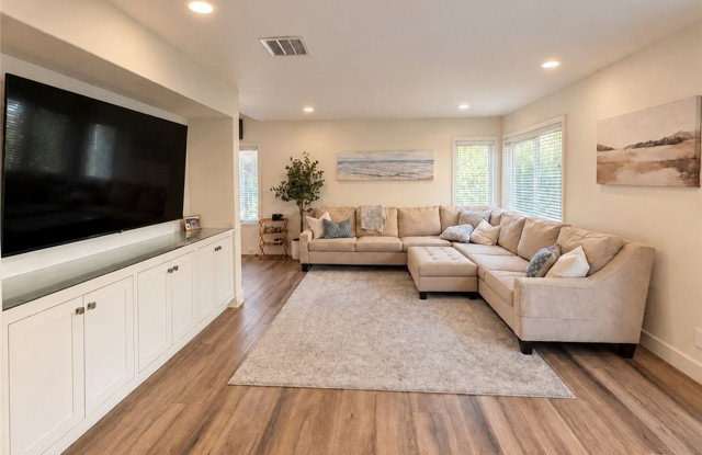 15 Sherrelwood Court Gallery 2