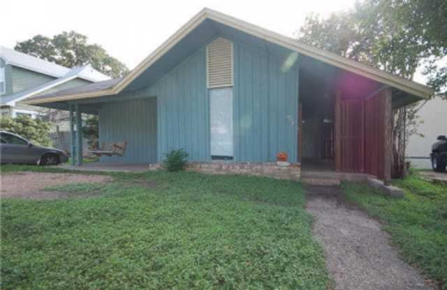 909 W 30th St photos photos