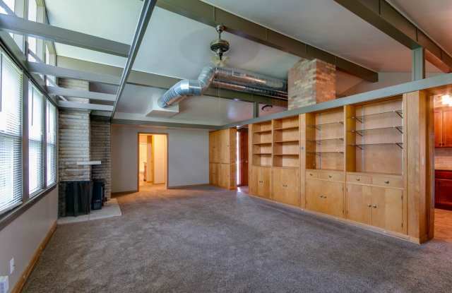 1841 Elaine Gallery 1
