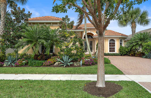 225 Carina Drive Gallery 3