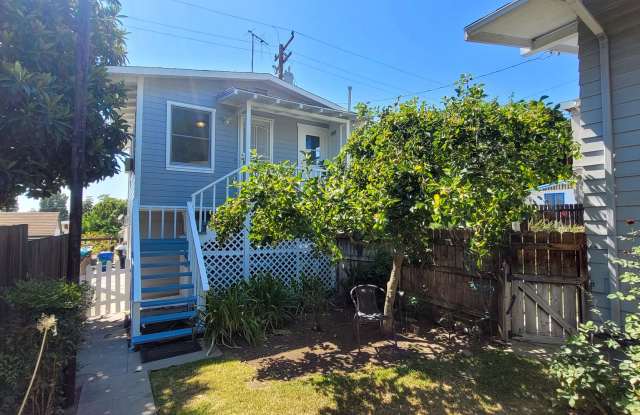 1 Bed 1 Bath Upstairs Back House Available Now! photos photos