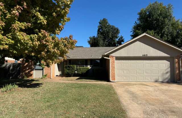 3 bed 2 bath in Norman, West side, close to everything! cute and clean ready for move in! - 1413 Davinbrook Drive, Norman, OK 73072