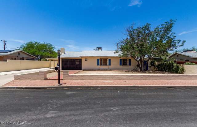 1849 N Woodland Avenue photos photos
