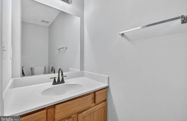 1609 AIRPORT Avenue Gallery 4