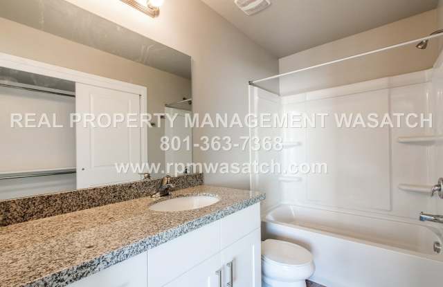 A Must See Beautiful Townhome in Herriman! 1/2 Off First Months Rent Gallery 4